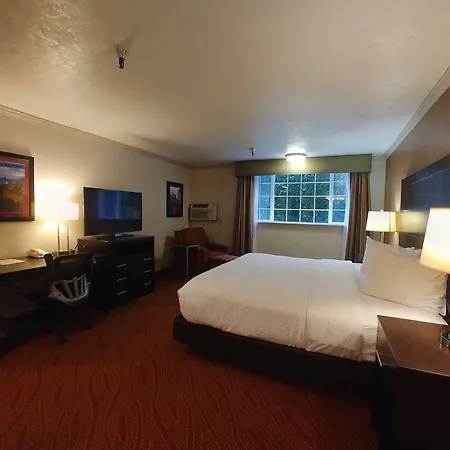 Best Western Plus Parkway Inn Wilsonville Exterior photo