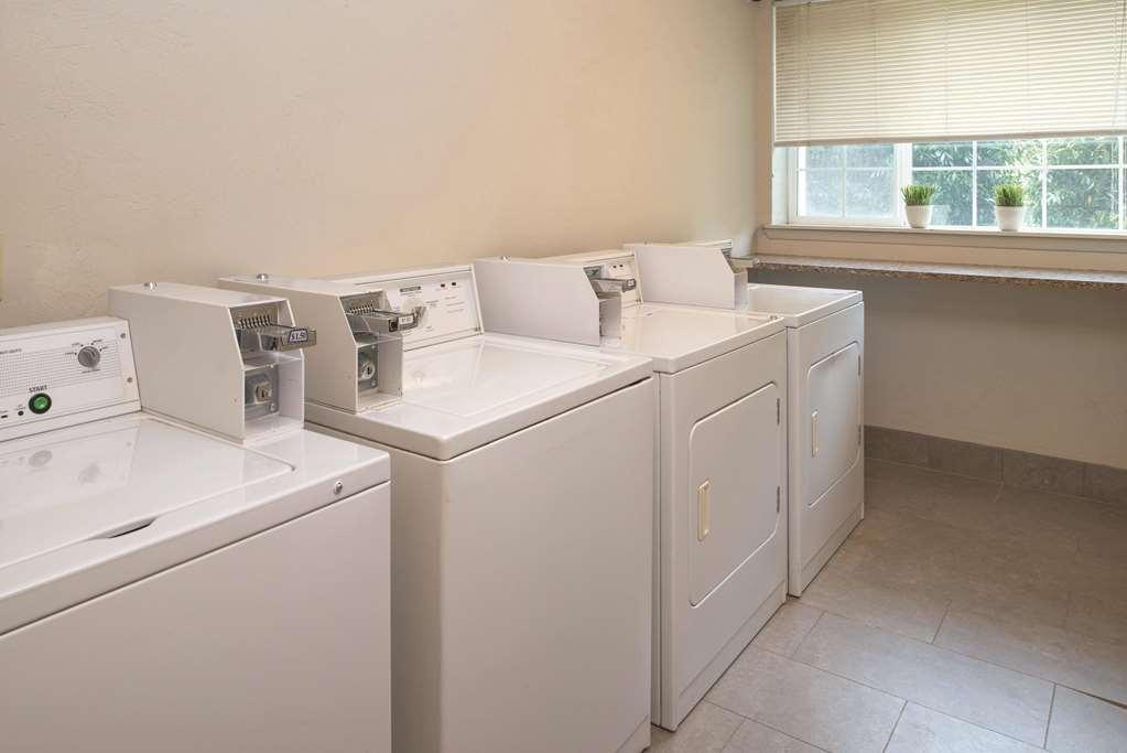 Best Western Plus Parkway Hotel 3*